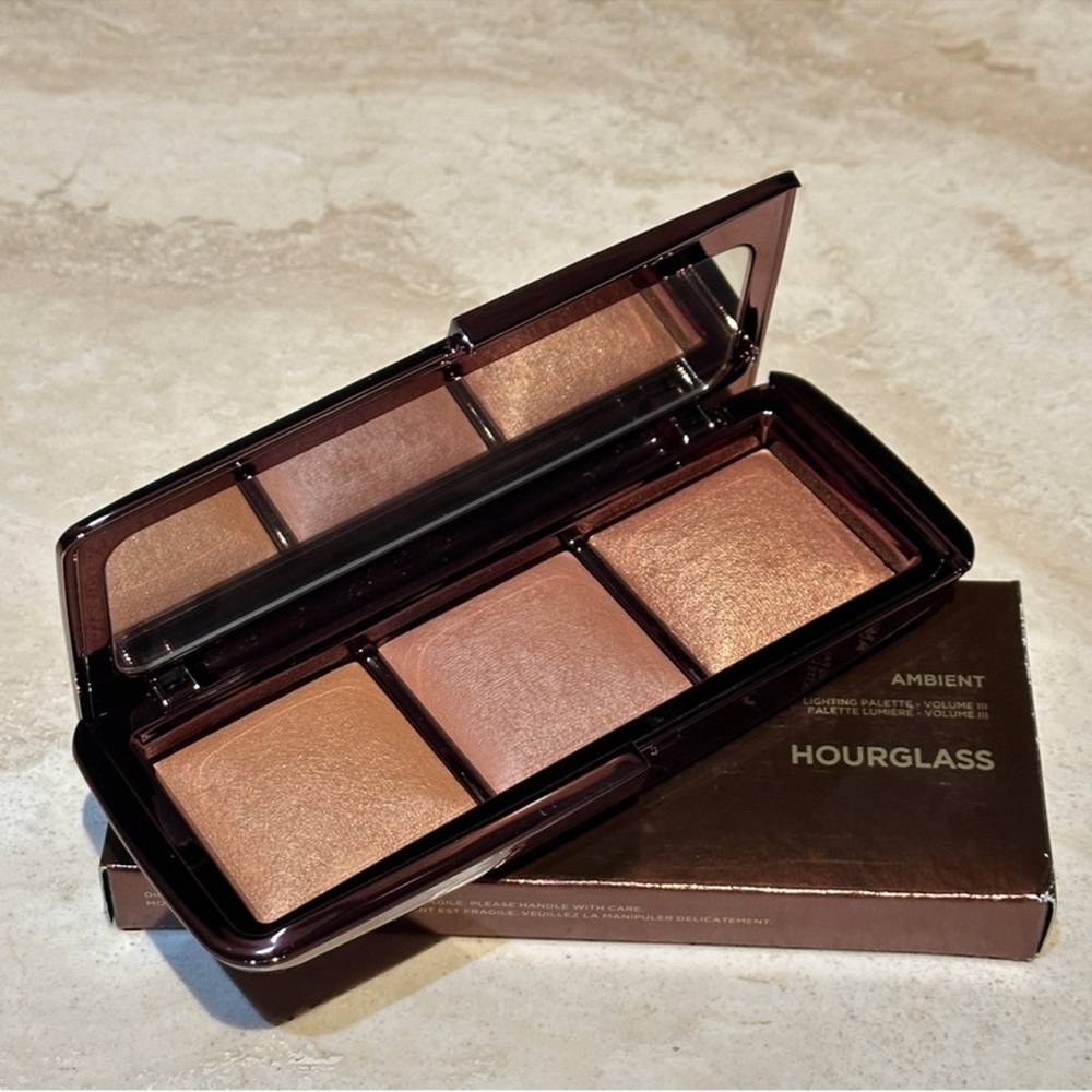 Hourglass Ambient Lighting Palette - Volume llI - Picture 3 of 8
